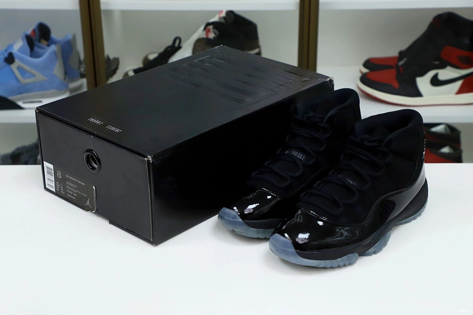 AND 11 JORDAN 'CAP RETRO GOWN' AIR 0226